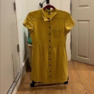 Yellow button down dress🖤
